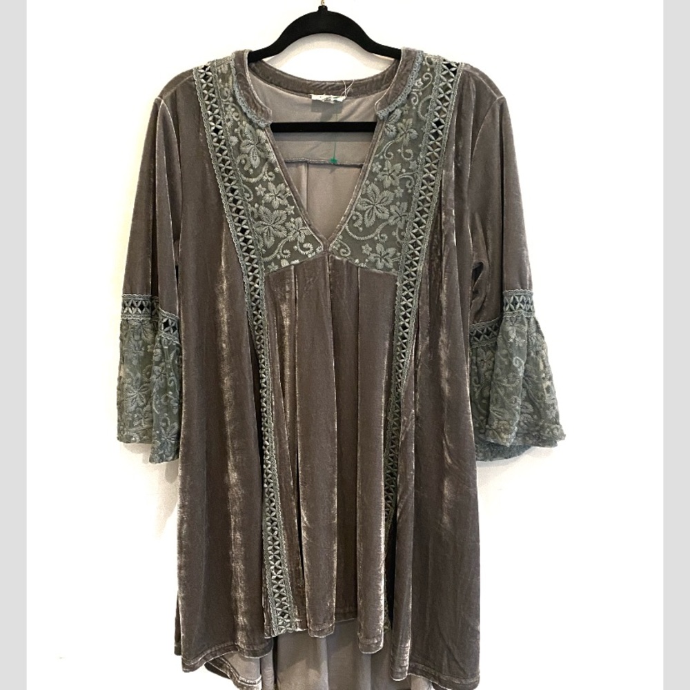 POL Crushed Velvet Blouse